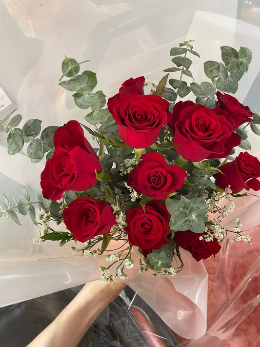 Rose Bouquet Singapore Delivery | Cheap Pretty Affordable Birthday Anniversary Proposal Flower Bouquet Baby Breaths Balloon Bridal Christmas Chinese New Year Mother's Day Father's Day Graduation Floral Stand Special Occasion Sympathy Korean Style Wrapping White Valentines Teacher's Day Get Well Soon Flower International Day Sunflower Gerbera Lilies With Delivery in Singapore