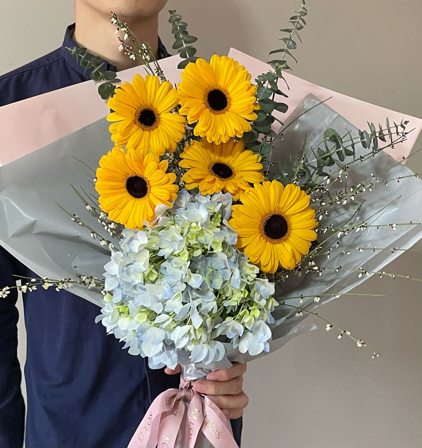 Fresh Gerbera & Hydrangea bouquet under 80 Singapore Free Delivery