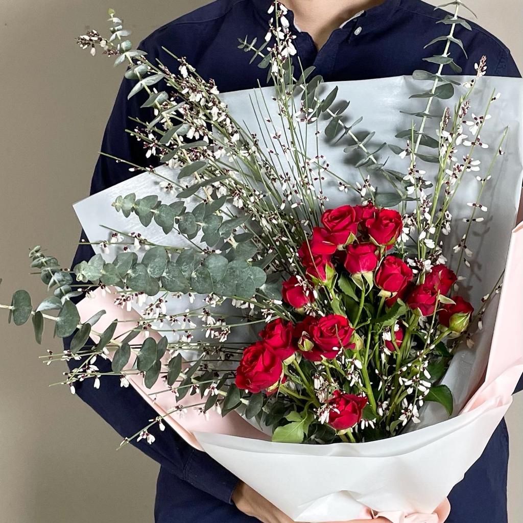 Fresh Spray Roses Bouquet Under $60 in Singapore
