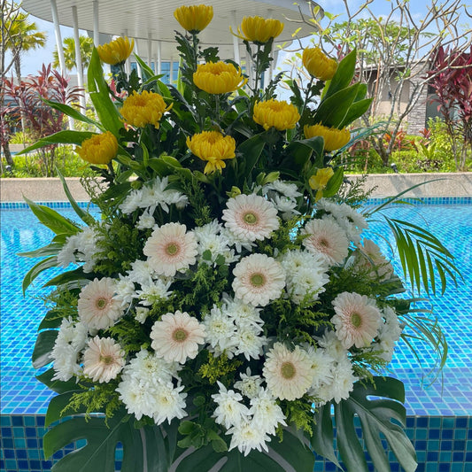 Cheap Fresh Mums and Gerbera Daisies Flower Condolences Floral Stand under $150 in Singapore Free Delivery