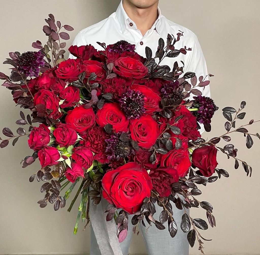 Author's Bouquet "RED VALENTINO" art. 887